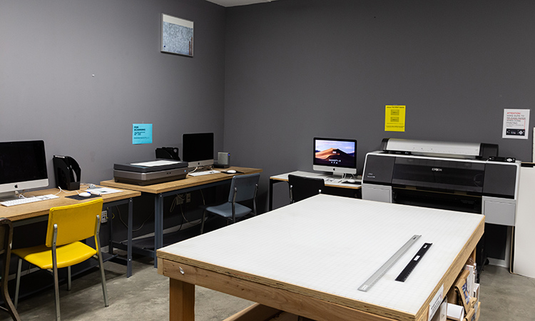 Computers and printers in the Digital Photography Lab